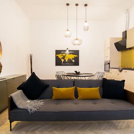 Real Delux Apartment Next To Gozsdu & Synagogue ブダペスト エクステリア 写真